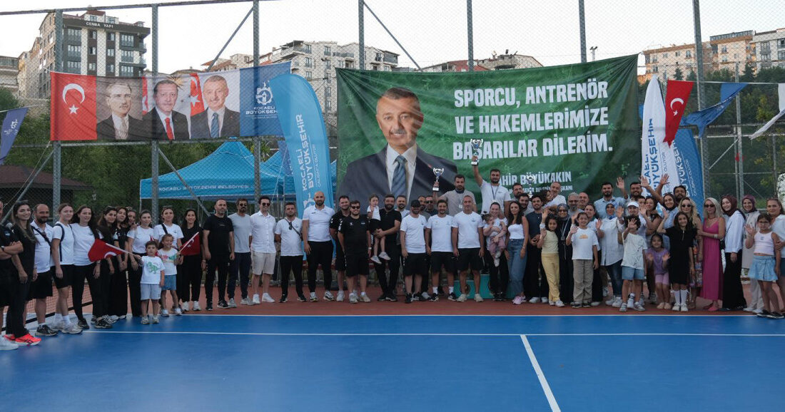 Kocaeli Büyükşehir Belediyesi tarafından gerçekleştirilen Herkes İçin Spor Tenis Turnuvası’nda