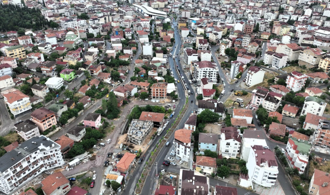 Kocaeli Büyükşehir Belediyesi, Çayırova Uğur Mumcu Caddesi’nde altyapı imalatlarının tamamlanmasının