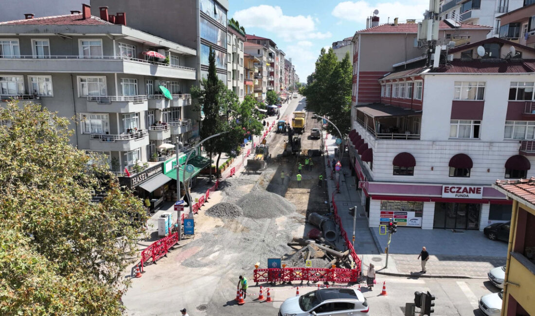 Kocaeli Büyükşehir Belediyesi, Gebze Şehit Numan Dede Caddesi’nde bozulan asfalt