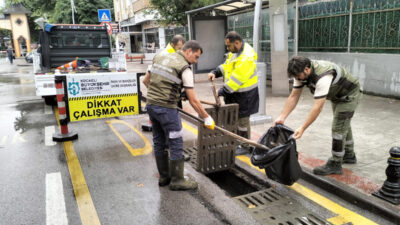 Kocaeli Büyükşehir Belediyesi, kuvvetli yağış uyarılarının ardından kent genelinde teyakkuza