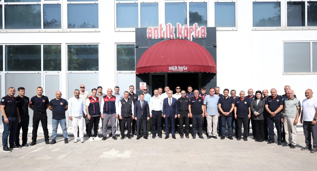 Kocaeli Büyükşehir Belediyesi’nin ev sahipliğinde düzenlenen “Türkiye İtfaiye Eğitim Akademisi