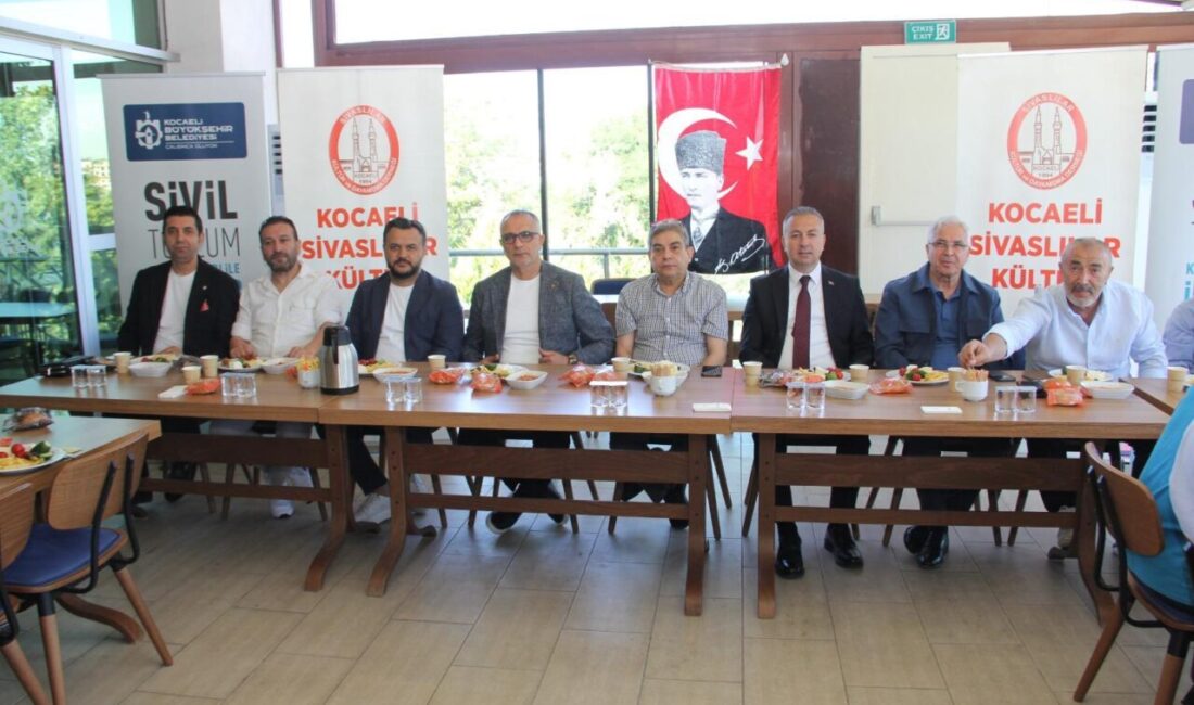 Türkiye ve Avrupa'nın farklı kentlerinden gelen Sivaslı sivil toplum kuruluşlarının