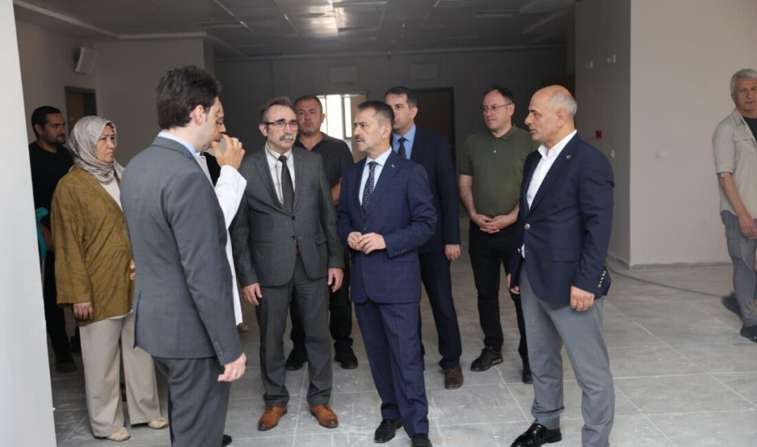 Kocaeli Valisi İlhami Aktaş, Körfez Devlet Hastanesi'ni ziyaret ederek sağlık
