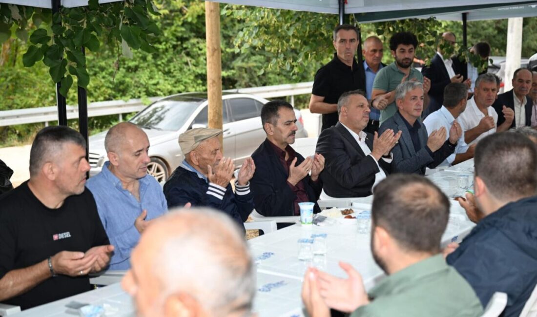 Kocaeli Valisi İlhami Aktaş, İzmit'e bağlı Arpalıkihsaniye Mahallesi'nde düzenlenen geleneksel