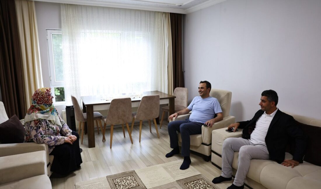 Başiskele Belediye Başkanı M. Yasin Özlü, "Gönül Bağı" ziyaretleri kapsamında