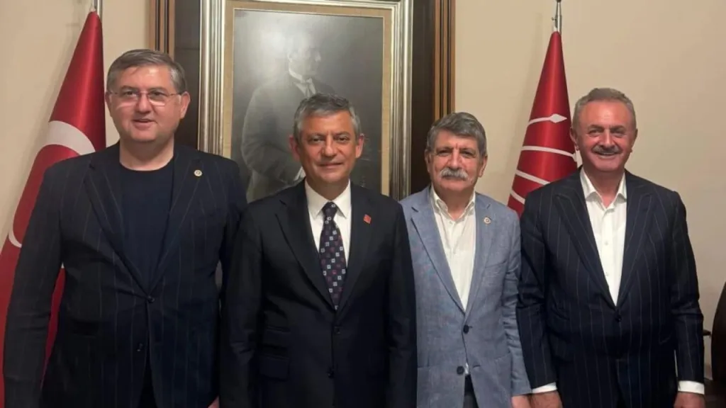 CHP’de yaşanan ayrılık sürecinin ardından kurulan YENİ Parti’nin Kurucular Kurulu