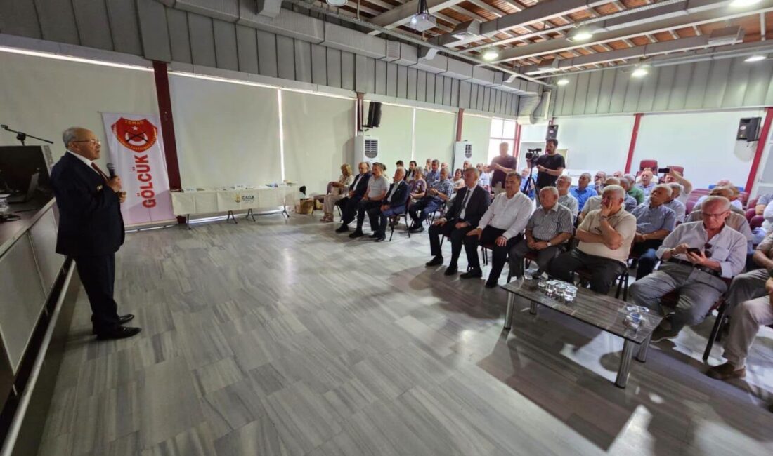 Gölcük Belediyesi ve Türkiye Emekli Astsubaylar Derneği ortaklığında düzenlenen konferans