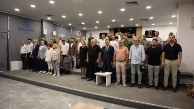 İzmit’te düzenlenen “Sivas Bizim Ocaklı Günler” kitabının tanıtım ve imza