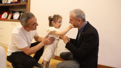Çayırova’da ikamet eden ve serebral palsi tanısı konulan 3 yaşındaki