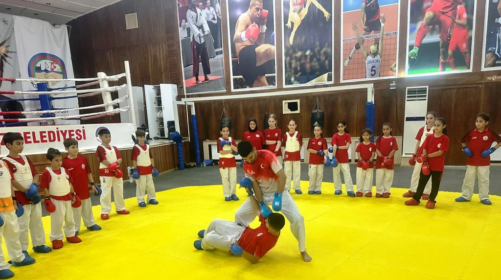 Olimpiyat ikincisi, Dünya ve Avrupa şampiyonu milli karatecimiz Eray Şamdan'ın