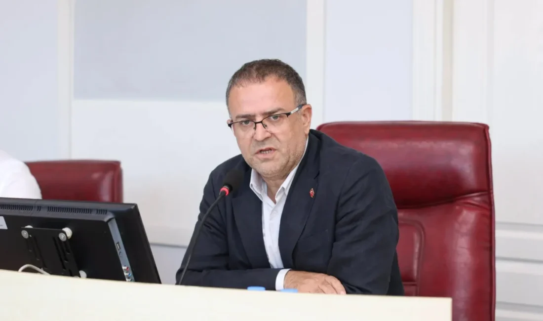 Derince Belediye Başkanı Sertif Gökçe, İzmit Belediyesine yönelik gerçekleştirilen operasyon
