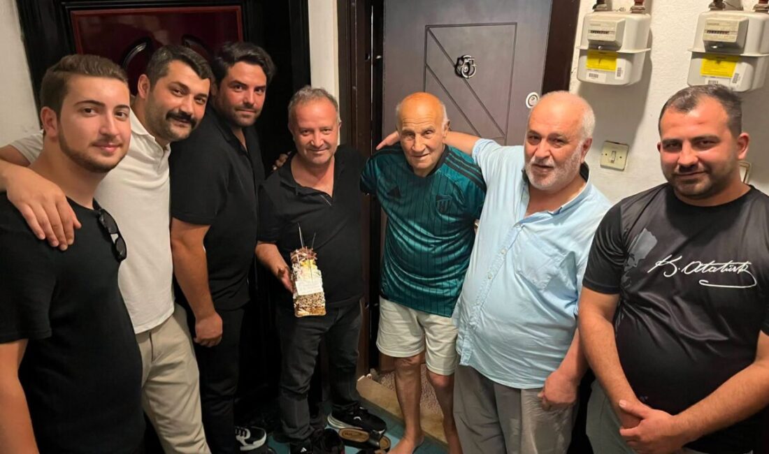 Kocaelisporlu taraftarlar yeşil-siyahlı kulübün yaşayan en yaşlı efsanesi, eski file