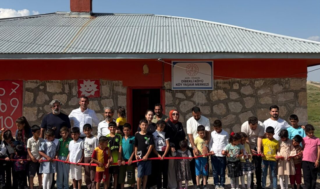 Kocaeli merkezli Körfez Ağrılılar Derneği, eğitime verdiği desteği bu kez