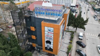 İzmit Belediyesi Çınar Akademi, YKS sonuçlarının açıklanmasının ardından üniversite adaylarına