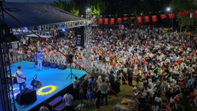 Başiskele Belediyesi'nin "Haydi Başiskele Sahile" etkinlikleri kapsamında düzenlenen Onur Erol