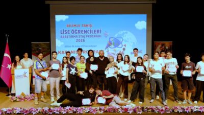 Türkiye'nin dört bir yanından gelen lise öğrencileri, GTÜ bünyesindeki araştırma
laboratuvarlarında