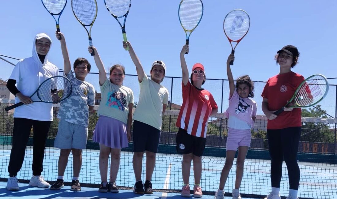 Körfez Belediyesi Spor Akademisi bünyesinde, Körfezkent Tenis Kortu’nda 8-18 yaş