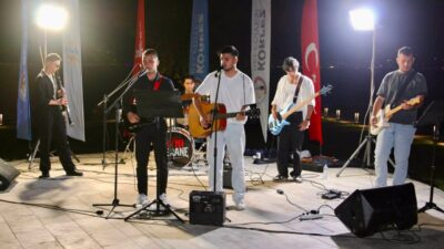 Körfez Belediyesi'nin yaz boyunca sürdürdüğü kültür ve sanat etkinlikleri kapsamında