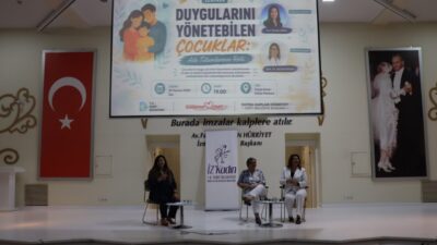 İzmit Belediyesinin düzenlediği “Duygularını Yönetebilen Çocuklar: Aile Tutumlarının Rolü” seminerinde