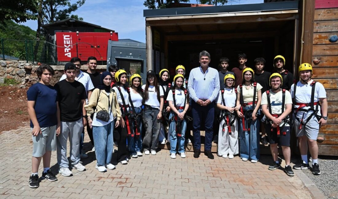 Kartepe Belediyesi’nin “Hep Genç Kartepe” etkinlikleri kapsamında düzenlediği Gençlik ve