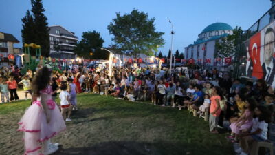 Derince Belediyesi’nin düzenlediği Mahalle Şenlikleri ve Yaz Sinema Günleri etkinlikleri