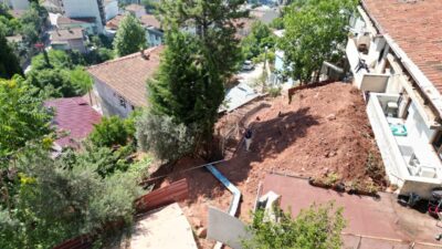 İzmit Belediyesi Fen İşleri Müdürlüğü ekipleri, Serdar Mahallesi Bahri Sokak’ta