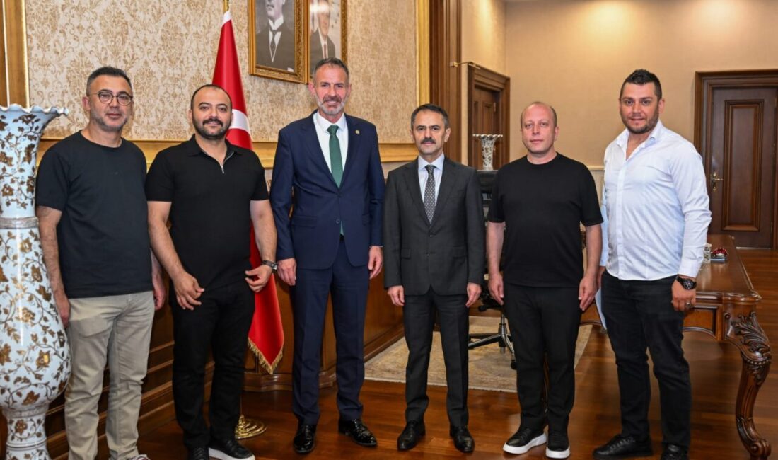 Gölcük Esnaf ve Sanatkârlar Odası'nın 20. Olağan Kongresi'nde başkanlığa seçilen