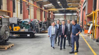 Kocaeli Valisi İlhami Aktaş, KOBİ Organize Sanayi Bölgesi’nde faaliyet gösteren