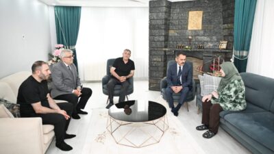 Kocaeli Valisi İlhami Aktaş, şehit Jandarma Komando Çavuş Tanju Çankaya’nın