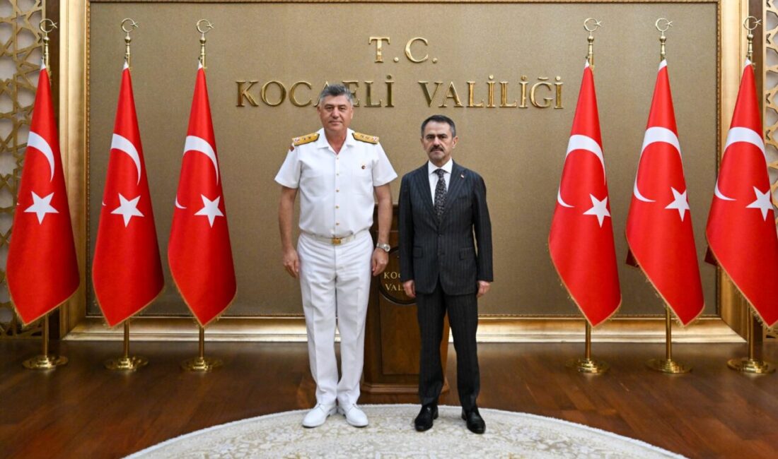 Sahil Güvenlik Marmara ve Boğazlar Bölge Komutanı Tümamiral Serkan Tezel