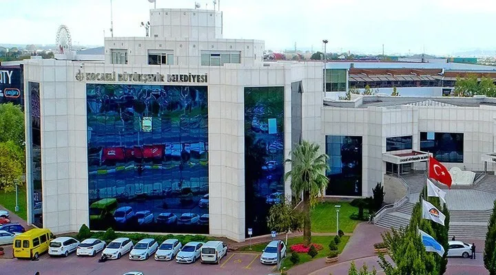 CHP’de istifa yağmuru devam ederken, Kocaeli Büyükşehir ve Körfez Belediye