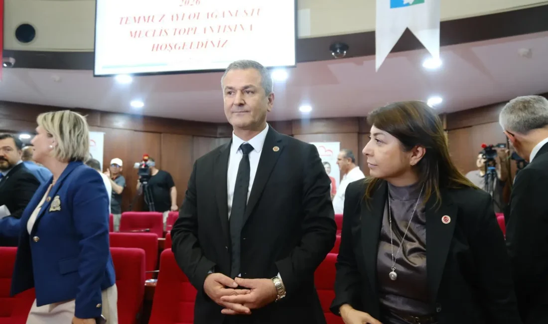 İzmit Belediye Başkanı Fatma Kaplan Hürriyet’in görevden uzaklaştırılmasının ardından yapılan
