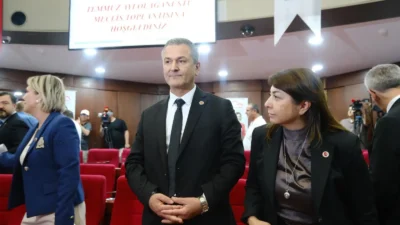 İzmit Belediye Başkanı Fatma Kaplan Hürriyet’in görevden uzaklaştırılmasının ardından yapılan