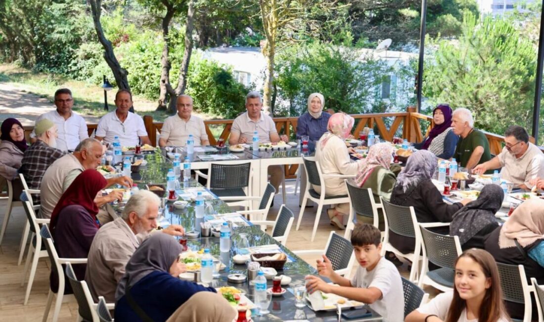 Kandıra Belediyesi’nin sosyal belediyecilik anlayışıyla hayata geçirdiği "Saygınlar Buluşmaları" projesi,