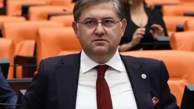 CHP Kocaeli Milletvekili Harun Özgür Yıldızlı, İzmit Belediyesi’ne yönelik yürütülen