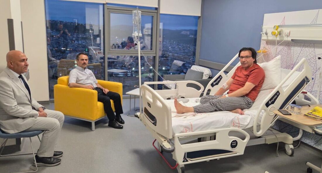 Kocaeli Valisi İlhami Aktaş, Kocaeli Şehir Hastanesi’nde tedavi gören Vali