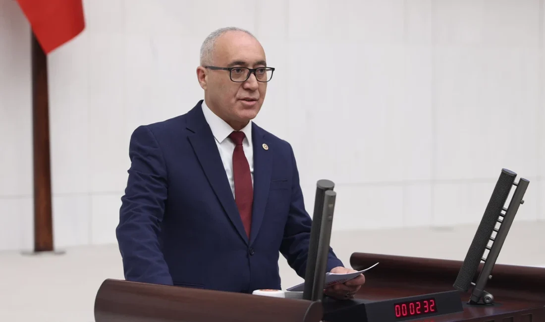CHP İstanbul Milletvekili Doğan Demir, İzmit Belediyesine yönelik gerçekleştirilen operasyonun