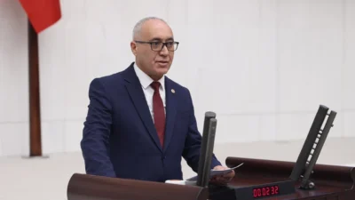 CHP İstanbul Milletvekili Doğan Demir, İzmit Belediyesine yönelik gerçekleştirilen operasyonun
