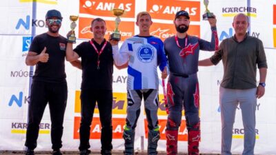 Kocaeli Büyükşehir Belediyesi Kağıtspor Kulübü, farklı branşlarda elde ettiği ulusal