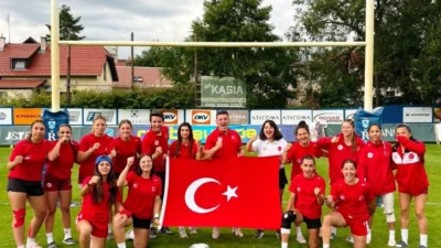 Körfez Gençlerbirliği SK ragbi antrenörü İhsan Demirtaş yönetimindeki U18 Kadınlar