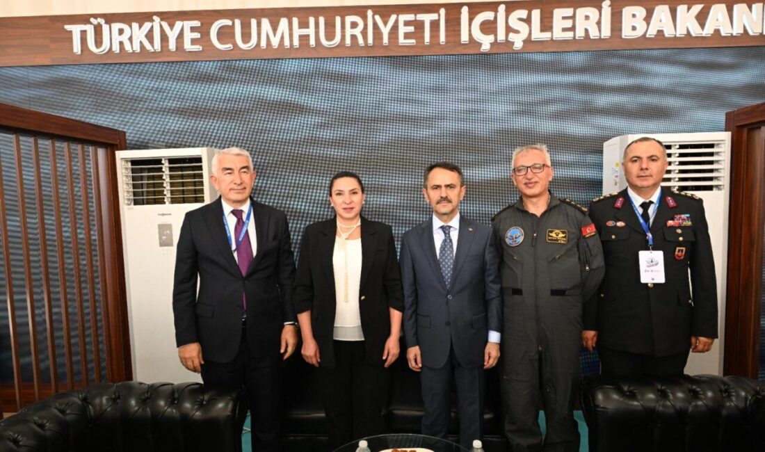 Kocaeli Valisi İlhami Aktaş, Gölcük Donanma Komutanlığı’nda düzenlenen TEKNOFEST Mavi
