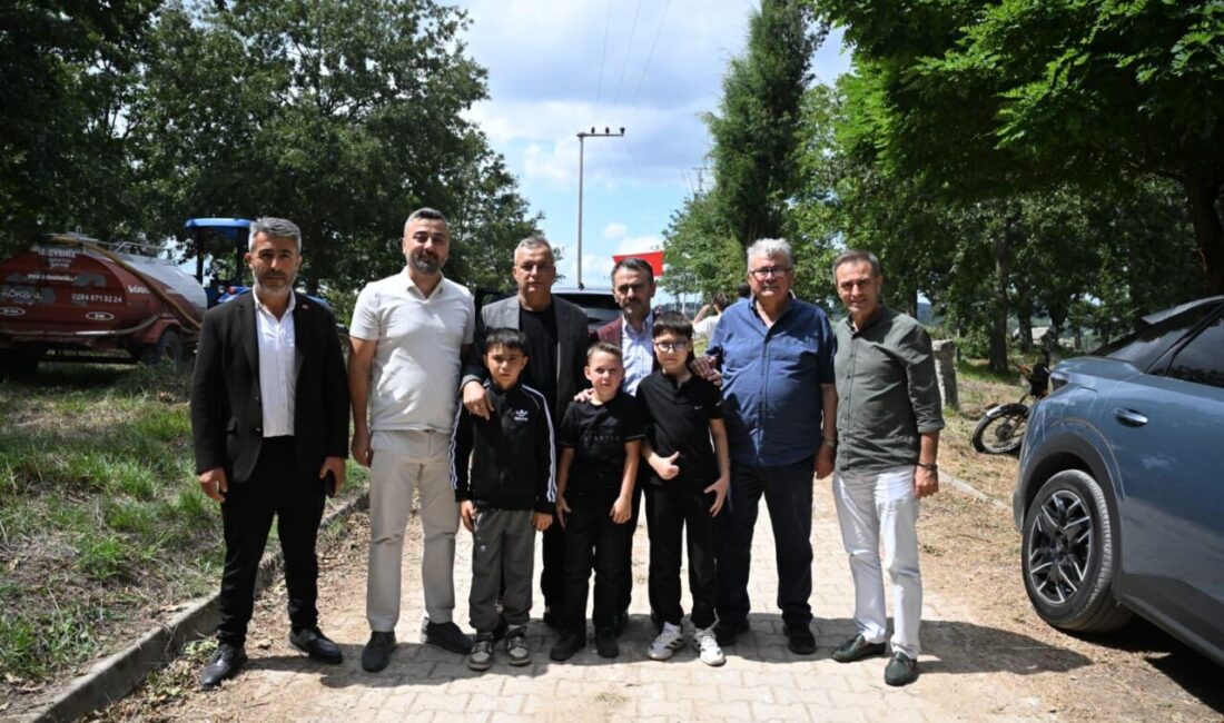 İzmit Süverler Mahallesi’nde geleneksel olarak düzenlenen Mevlid programı, Vali İlhami