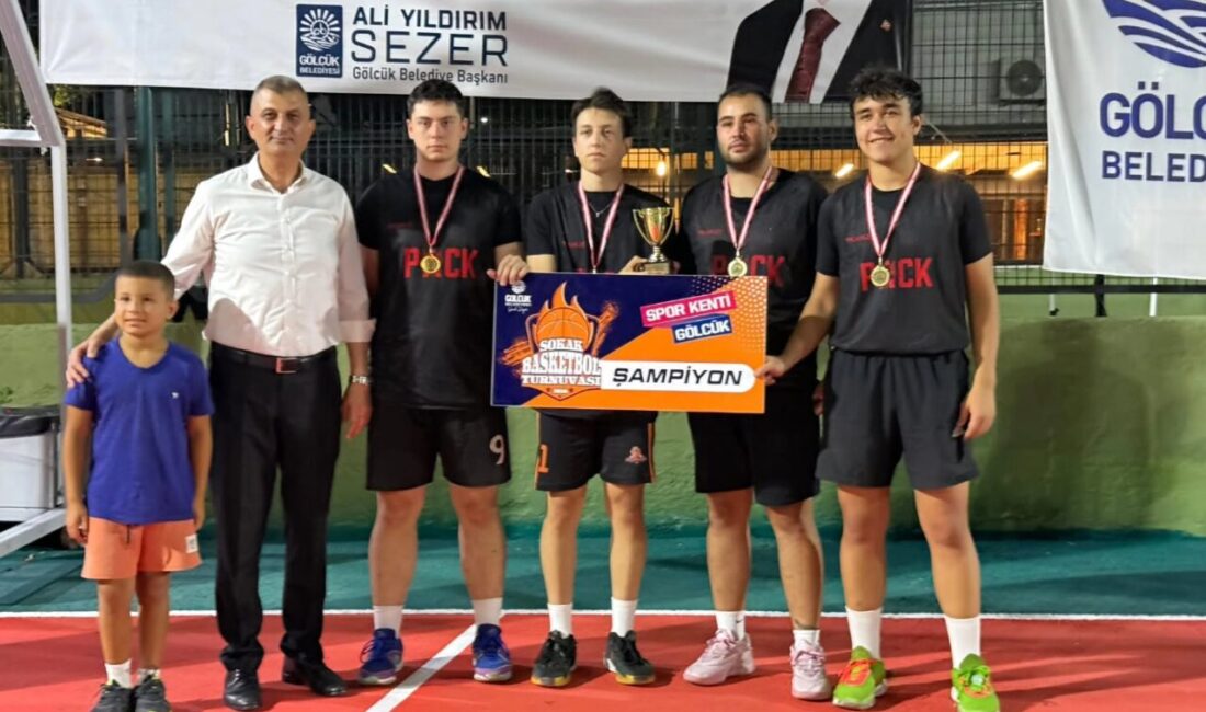 Gölcük Belediyesi tarafından Değirmendere Yüzbaşılar Sahili’nde düzenlenen "Sokak Basketbolu Turnuvası",