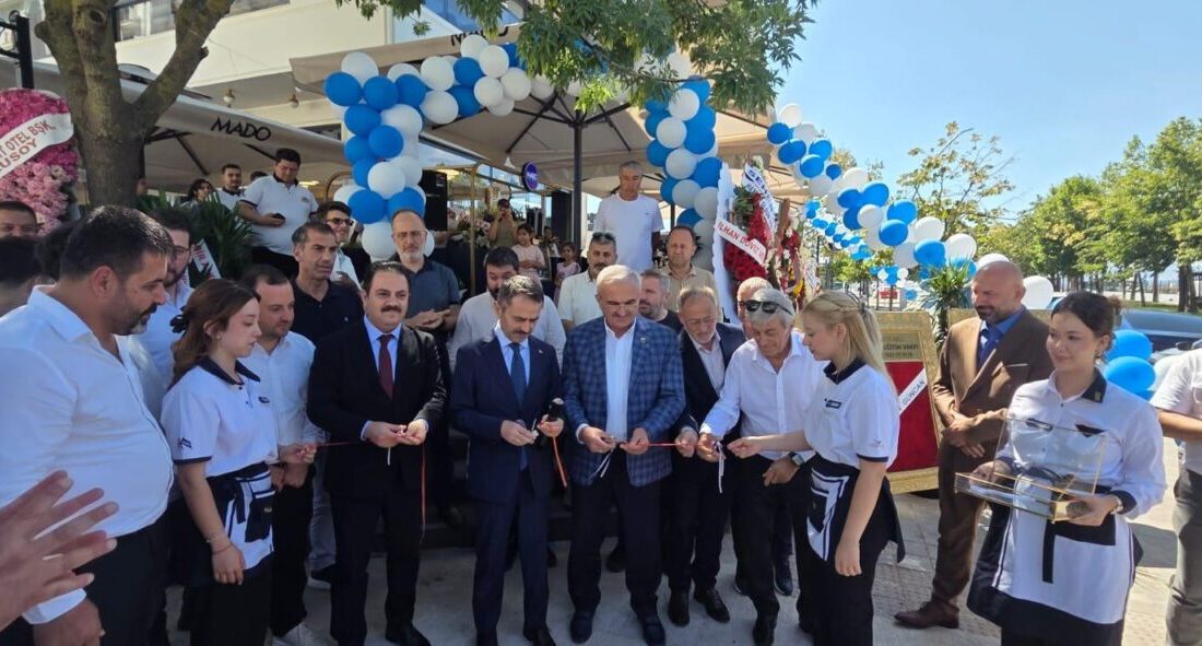 Başiskele’de hizmete giren MADO Kafe'nin açılışı, Kocaeli Valisi İlhami Aktaş