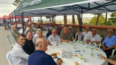 İzmit Yenice Mahallesi’nde geçmişlerin ruhuna ithafen düzenlenen Kur’an-ı Kerim ve