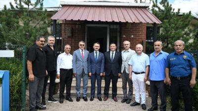 Kocaeli Valisi İlhami Aktaş, Çayırova Muhtarlar Derneği'ni ziyaret ederek mahalle