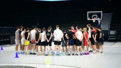 Çayırova Belediyesi Basketbol Takımı’nın altyapı seçmeleri bugün gerçekleştirildi. Yüzlerce genç