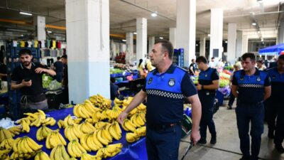 Çayırova Belediyesi Zabıta Müdürlüğü’ne bağlı ekipler, ilçe genelindeki denetimlerine hız