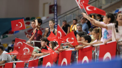 Kocaeli Büyükşehir Belediyesi, spora ve sporcuya verdiği yatırımlarla yarının başarılı