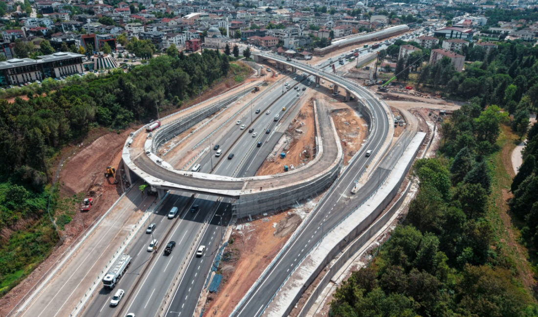 Kocaeli Büyükşehir Belediyesi, “Başiskele Kavşağı Yapım İşi” kapsamında önemli bir